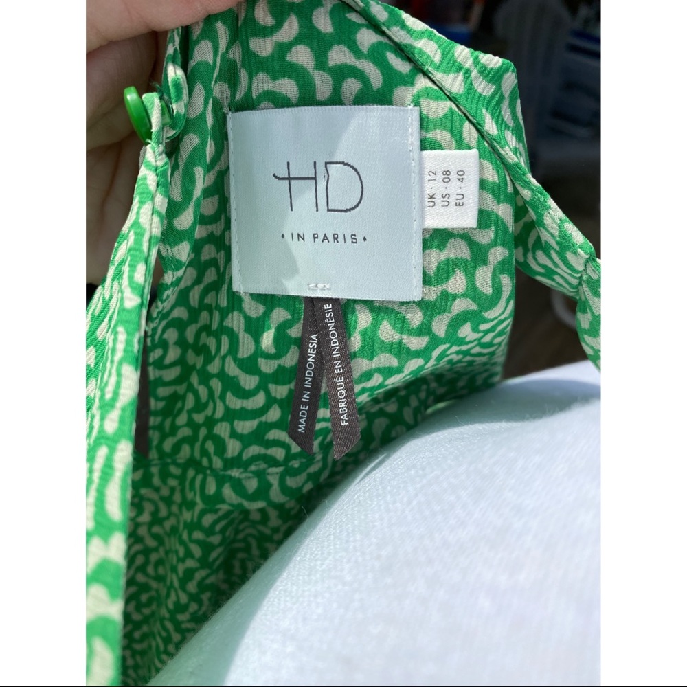 Cute Green sleeveless blouse. - Picture 3 of 3
